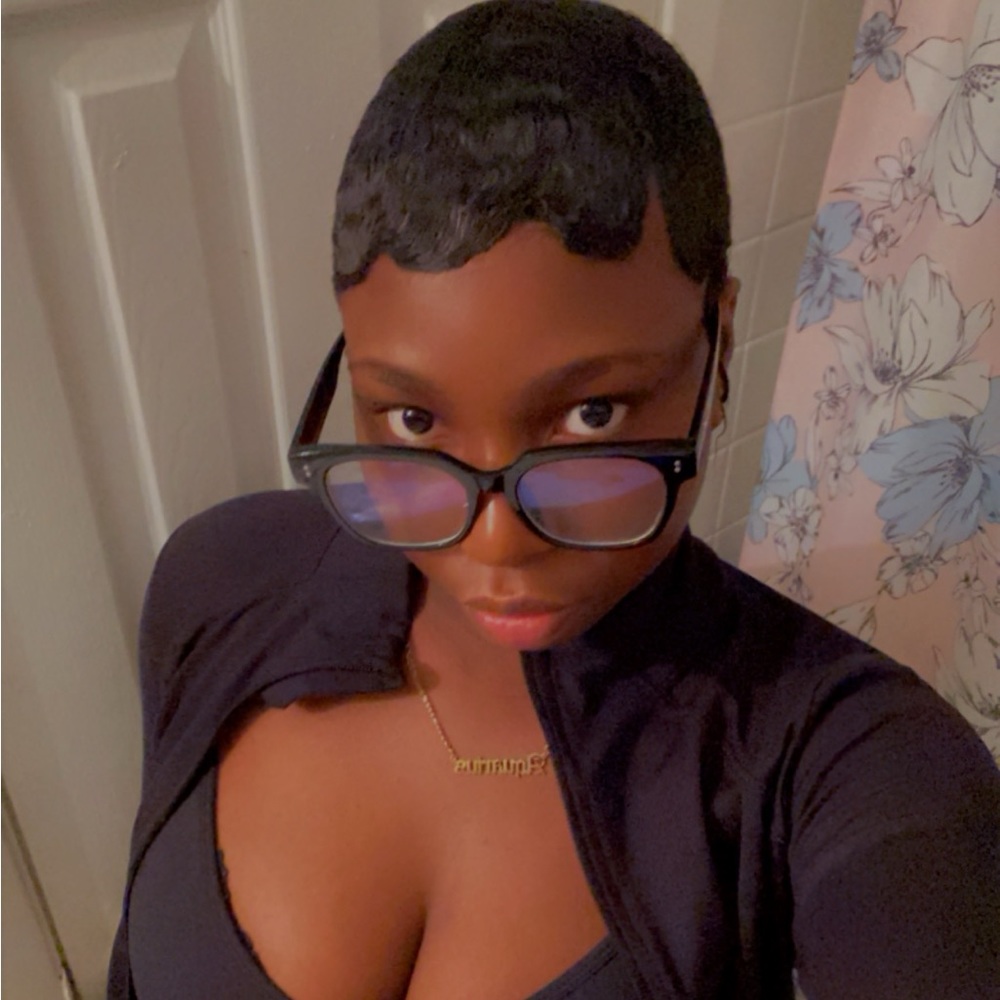 Meet your Posher, Bisola